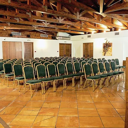 Avaris Hotel Karpenísion