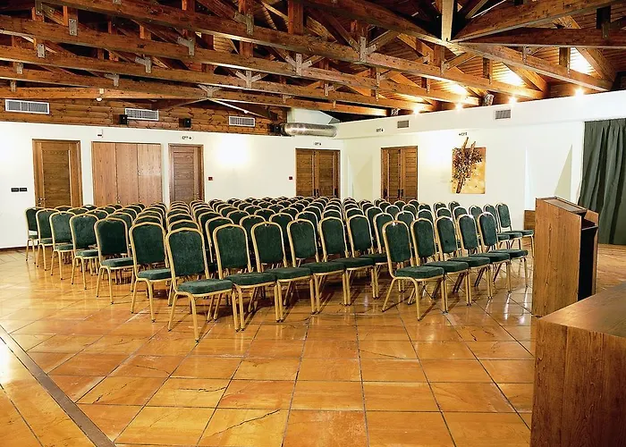 Avaris Hotel Karpenísion